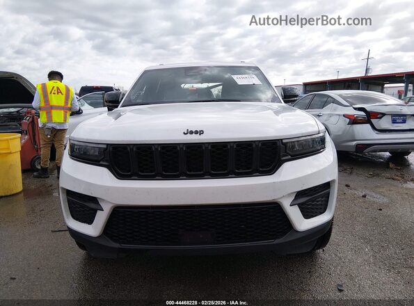 1C4RJGAG9PC663150 2023 JEEP GRAND CHEROKEE White Вид щитка приладів