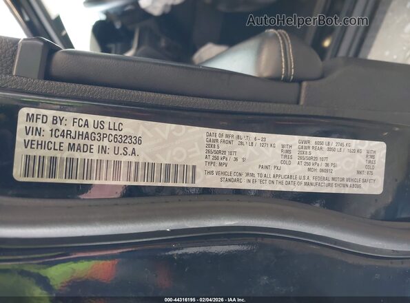 1C4RJHAG3PC632336 2023 JEEP GRAND CHEROKEE Черный Вид подкапотного пространства