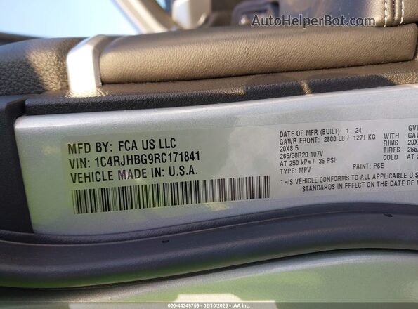 1C4RJHBG9RC171841 2024 JEEP GRAND CHEROKEE Серебряный Вид подкапотного пространства