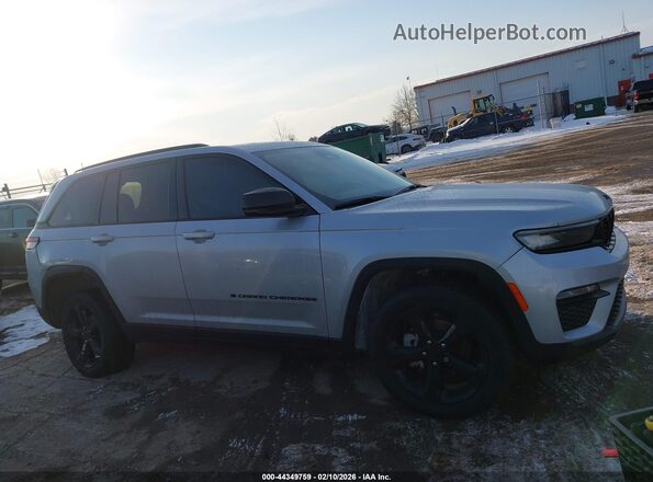 1C4RJHBG9RC171841 2024 JEEP GRAND CHEROKEE Серебряный Вид задней части салона