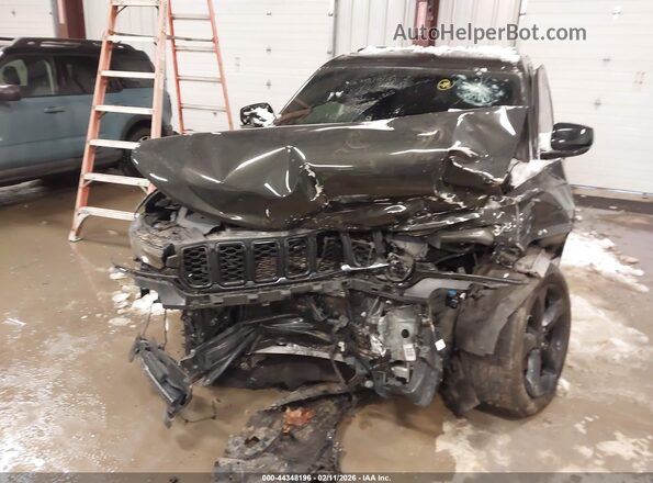 1C4RJKBGXP8101424 2023 JEEP GRAND CHEROKEE L Черный Вид спереди