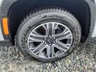 2025 Jeep Wagoneer L Series Ii Серебряный vin: 1C4SJSBP2SS527329 Damage: Left Front Center Cap, Missing, Replacement Required