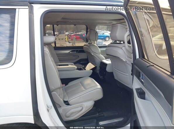 1C4SJVFP0NS117807 2022 JEEP GRAND WAGONEER White Vista de la etiqueta del VIN