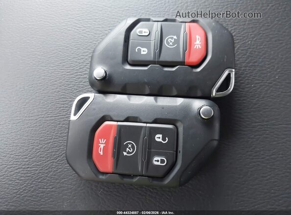 1C6PJTAG0SL550638 2025 JEEP GLADIATOR Red Vista del salpicadero