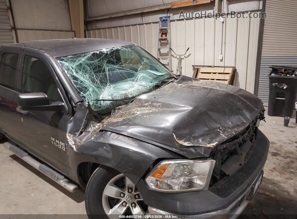 1C6RR6FG3JS210979 2018 RAM 1500 Gray Դիմացի տեսք