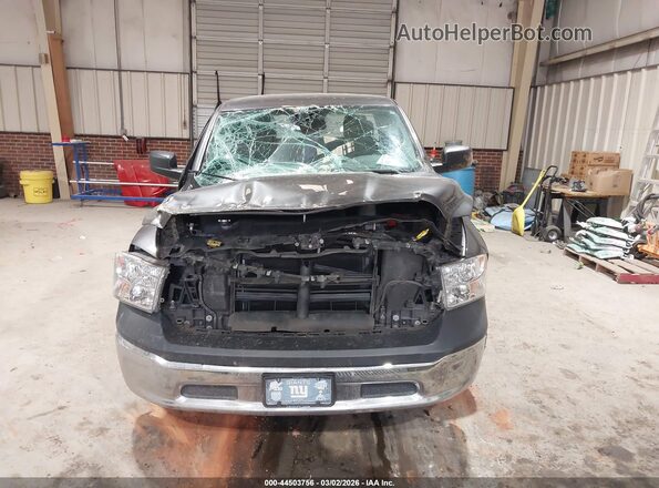 1C6RR6FG3JS210979 2018 RAM 1500 Gray Սարքավորումների վահանակի տեսք
