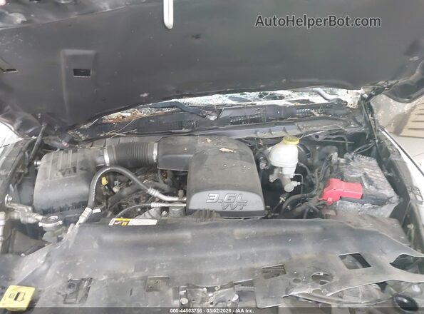 1C6RR6FG3JS210979 2018 RAM 1500 Gray Հետևի տեսք