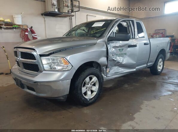 1C6RR7FG2NS199517 2022 RAM 1500 CLASSIC Серебряный Передняя левая четверть