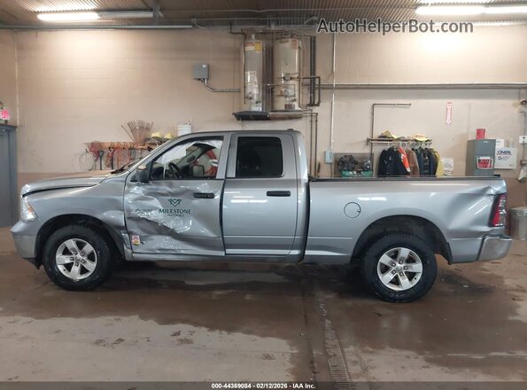 1C6RR7FG2NS199517 2022 RAM 1500 CLASSIC Серебряный Панорамный вид салона 360°