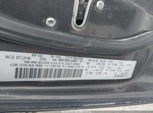 1C6RR7FTXGS419390 2016 RAM 1500 Gray Widok komory silnika