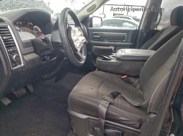1C6RR7GG0LS109714 2020 RAM 1500 Black Widok wnętrza z przodu