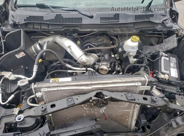 1C6RR7GG0LS109714 2020 RAM 1500 Black Widok wnętrza z tyłu