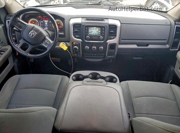 1C6RR7GT1JS250012 2018 RAM 1500 Black Առջևի վահանակի տեսք