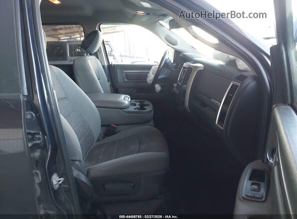 1C6RR7GT2GS384522 2016 RAM 1500 Синий Вид салона спереди