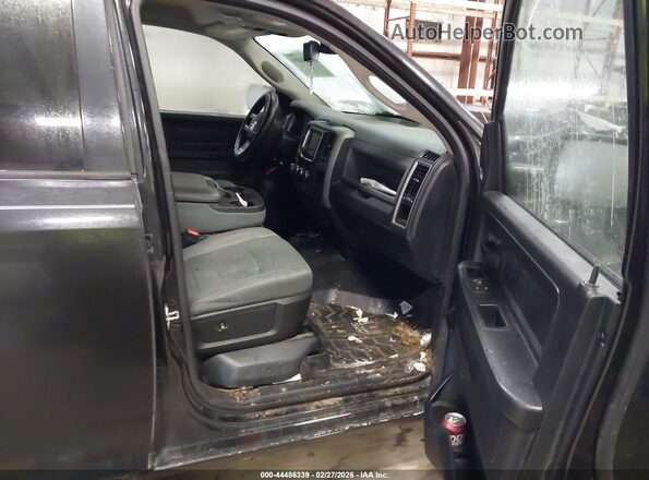 1C6RR7KG0GS290083 2016 RAM 1500 Черный Вид салона спереди