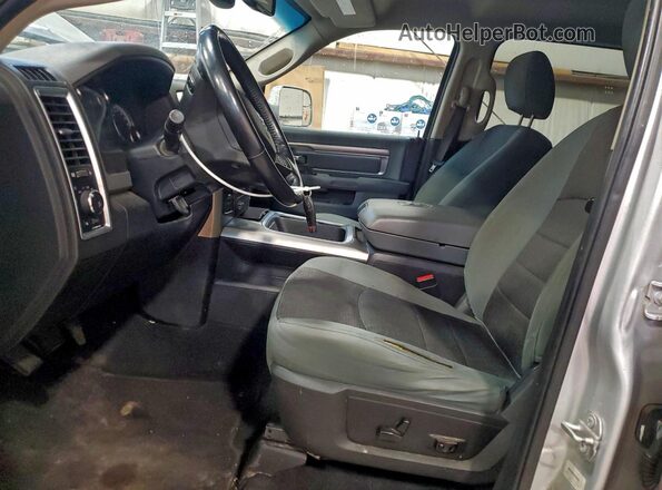 1C6RR7LM1HS873008 2017 RAM 1500 Серебряный Вид салона спереди