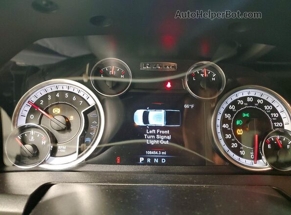 1C6RR7TT5HS694817 2017 RAM 1500 Черный Вид щитка приборов