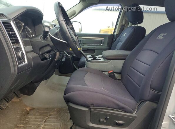 1C6RR7TT8HS852986 2017 RAM 1500 Серебряный Вид салона спереди