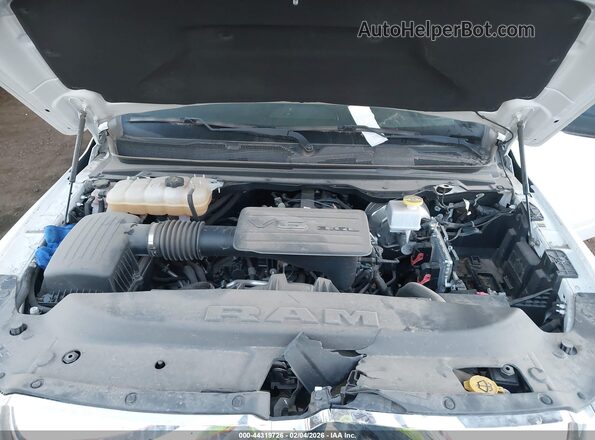 1C6RREFG8NN436207 2022 RAM 1500 Белый Вид сзади