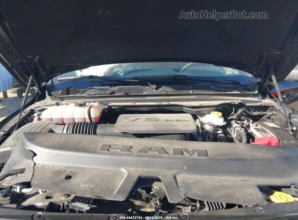 1C6RRFCG8SN669803 2025 RAM 1500 Black Widok z tyłu