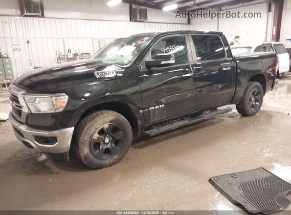 1C6RRFFG2KN722944 2019 RAM 1500 Черный Передняя левая четверть