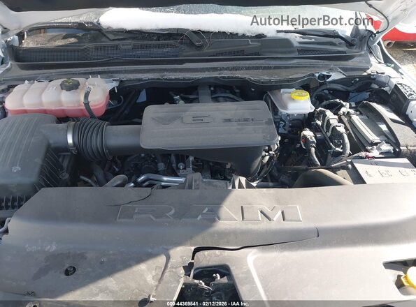 1C6RRFFGXSN540148 2025 RAM 1500 Белый Вид сзади