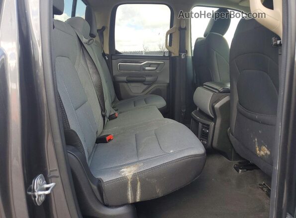1C6SRFBT0KN915887 2019 RAM 1500 Gray Widok wnętrza z tyłu