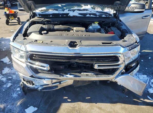 1C6SRFBT5KN656412 2019 RAM 1500 Silver Widok wnętrza z tyłu