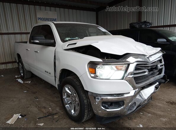 1C6SRFBTXKN602541 2019 RAM 1500 Белый Передняя правая четверть