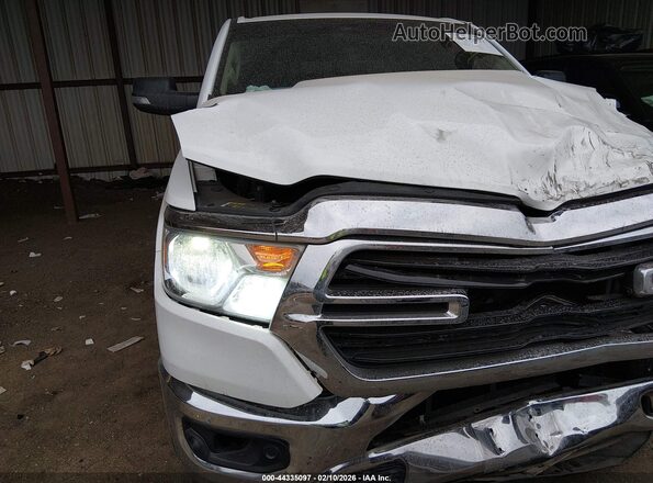 1C6SRFBTXKN602541 2019 RAM 1500 Белый Вид спереди