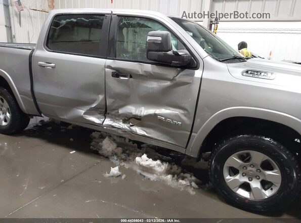 1C6SRFFP2SN690630 2025 RAM 1500 Серебряный Вид спереди