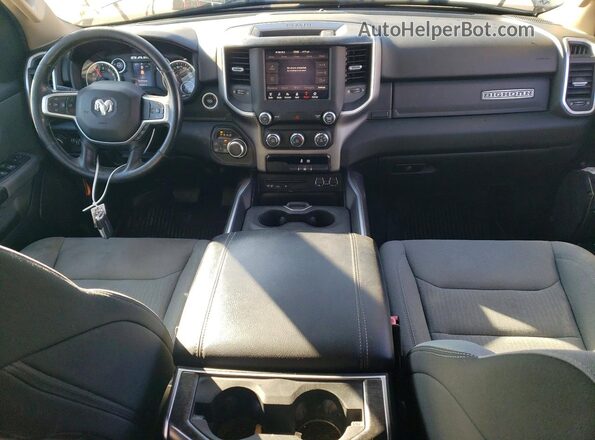 1C6SRFFT0KN575232 2019 RAM 1500 Серый Вид панели приборов