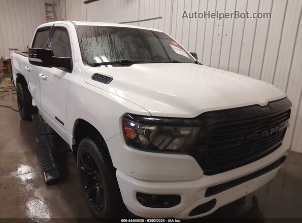 1C6SRFFT5MN722549 2021 RAM 1500 Белый Передняя правая четверть