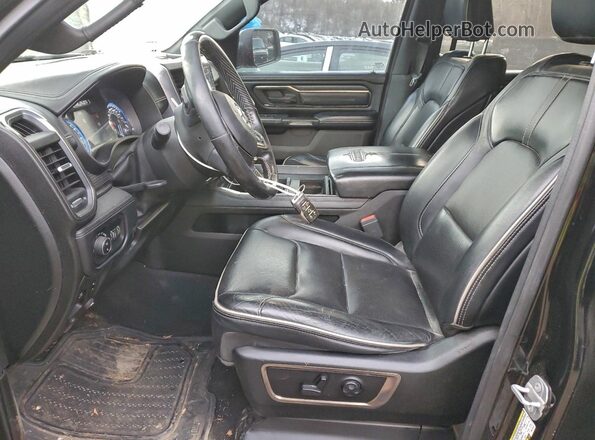 1C6SRFHT1KN518812 2019 RAM 1500 Black Front interior view