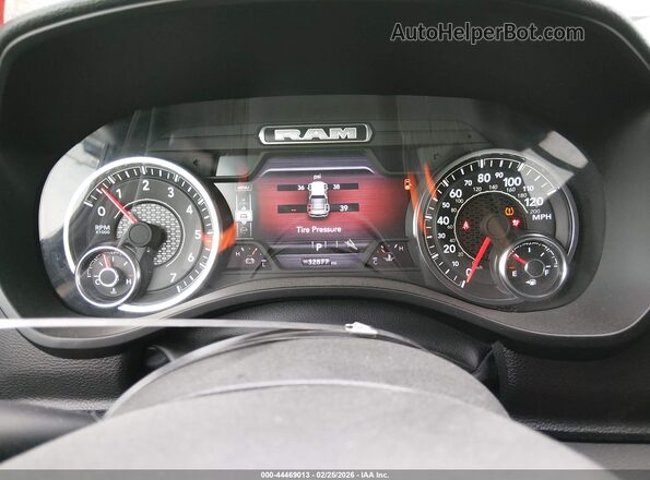 1C6SRFJP8SN582391 2025 RAM 1500 Белый Вид задних сидений