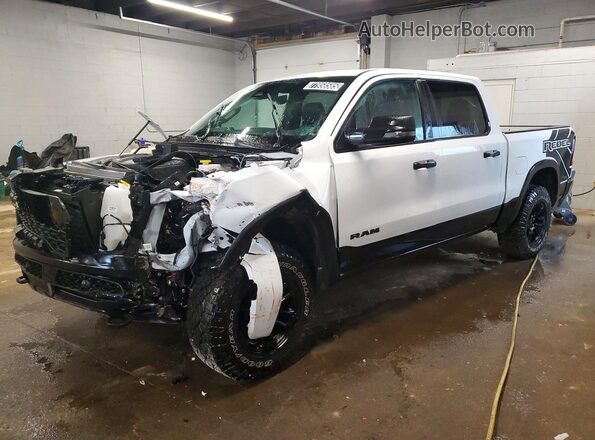 1C6SRFLP9TN264293 2026 RAM 1500 Белый Передняя левая четверть