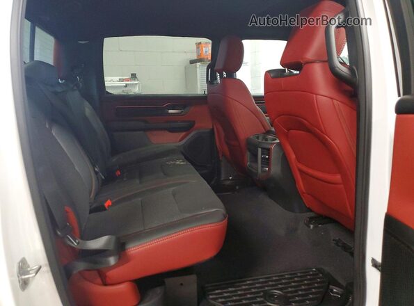 1C6SRFLP9TN264293 2026 RAM 1500 Белый Вид задних сидений