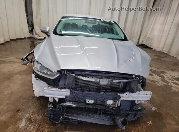 1FA6P0G77G5118056 2016 FORD FUSION Серебряный Вид спереди