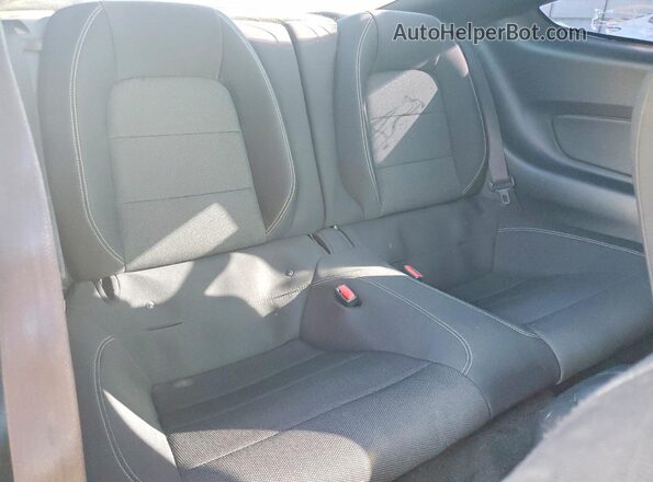 1FA6P8AM8G5274099 2016 FORD MUSTANG Серебряный Вид задних сидений