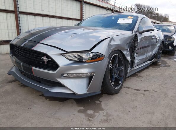 1FA6P8CF7L5121643 2020 FORD MUSTANG Серебряный Передняя левая четверть