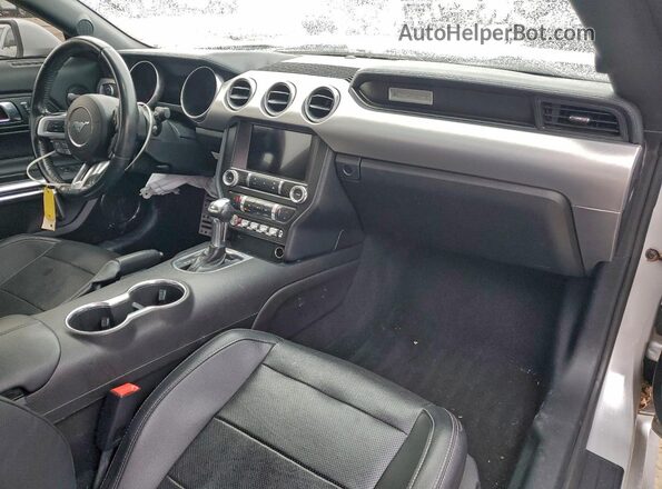 1FA6P8CF8K5161924 2019 FORD MUSTANG Silver Dashboard view