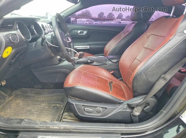 1FA6P8TH4H5208313 2017 FORD MUSTANG Черный Вид салона спереди