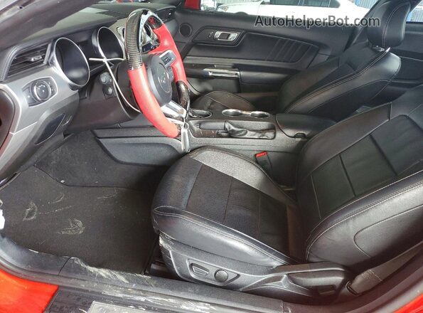 1FA6P8TH5M5102530 2021 FORD MUSTANG Красный Вид салона спереди