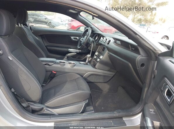 1FA6P8TH5P5113046 2023 FORD MUSTANG Серебряный Вид салона спереди