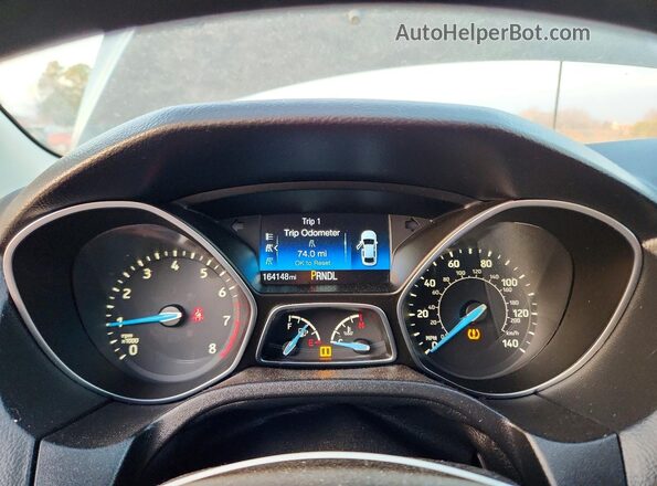1FADP3E21JL284463 2018 FORD FOCUS Черный Вид щитка приборов