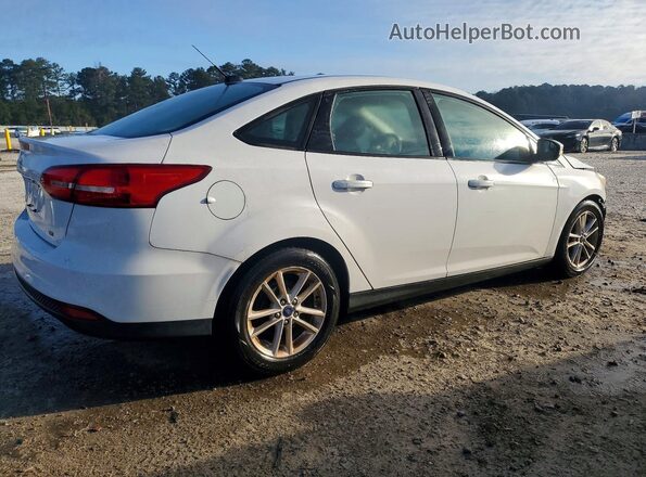 1FADP3F25HL251295 2017 FORD FOCUS Белый Задняя правая четверть