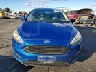 2018 Ford Focus Se Синий vin: 1FADP3F26JL241445