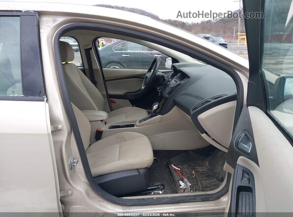 1FADP3F28HL262937 2017 FORD FOCUS Желто-коричневый Вид салона спереди