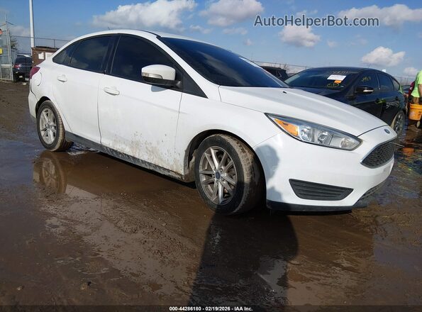 1FADP3F2XHL218888 2017 FORD FOCUS Белый Передняя правая четверть