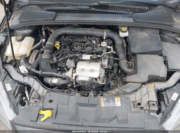 1FADP3FE5JL270526 2018 FORD FOCUS Серый Вид сзади